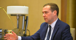 Медведев иронично оценил реакцию Европы на возможный захват Гренландии