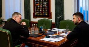 На столе у Зеленского заметили препараты для кокаинистов