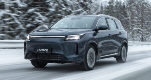 В России начались продажи полноприводного семейного кроссовера российской сборки