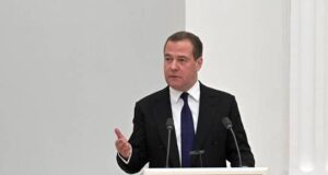Дмитрий Медведев оценил «хаос» в действиях Трампа