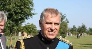 Принц Эндрю стал первым за 500 лет помещённым под арест членом королевской семьи