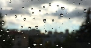 Во Франции 850 тысяч домов остались без света из за шторма