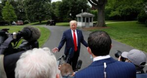 Иран считает новой уловкой заявления Трампа о переговорах