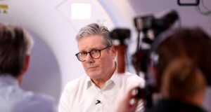 Стармер обвинил Трампа в попытках давления на него