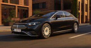 Почти 1000 км на одном заряде: Mercedes Benz представил обновленный EQS с рекордным запасом хода