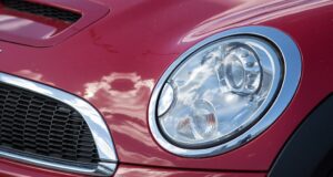 Польскую компанию оштрафовали за экспорт люксовых авто в Россию