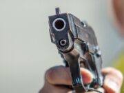 В Бразилии 200 туристов два часа прятались на холме из-за перестрелки В Бразилии 200 туристов два часа прятались на холме из за перестрелки
