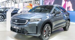 В России переписали «прайс» брата близнеца Geely Tugella