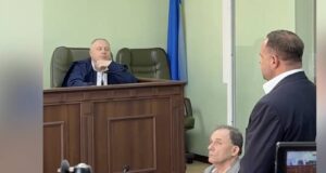 «И чего они к ней припхались?»: адвокат Ермака объяснил его переписку с гадалкой желанием «иногда пообщаться с женщиной»