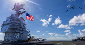 Один авианосец США покидает Ближний Восток