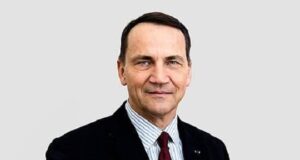Сикорский назвал условие, при котором простит Фицо его поездку в Москву