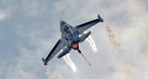 Sohu: Уничтожение F 16 истребителем Су 35 в зоне СВО стало поворотным событием