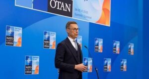 Стубб призвал Европу сесть за стол переговоров с Россией и предупредил о риске оказаться на столе при ином раскладе