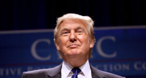 Трамп анонсировал начало операции по выводу судов из Ормузского пролива