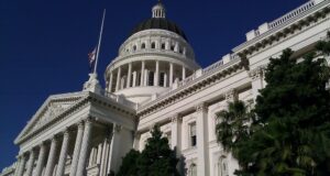 В США одобрили законопроект, ограничивающий военные полномочия президента