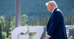 Bloomberg: Трамп хочет передать лицензии на производство ракет Европе и Украине