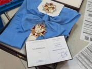Экс премьер Польши предложил Украине вернуть военную технику вместе с орденами