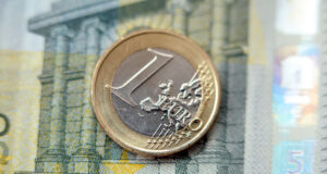 Евростат: ВВП еврозоны снизился в квартальном выражении впервые с 2022 года