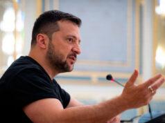 Филипп де Вилье: Зеленский чувствует себя неуверенно в затянувшемся конфликте с РФ