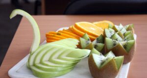 Гастроэнтеролог раскрыл пользу киви с кожурой для пищеварения