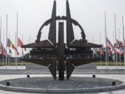 Глава Пентагона призвал НАТО стать жестким военным альянсом