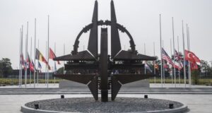 Глава Пентагона призвал НАТО стать жестким военным альянсом