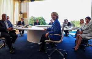Лидеры G7 договорились об усилении санкций против энергетического сектора РФ Лидеры G7 договорились об усилении санкций против энергетического сектора РФ