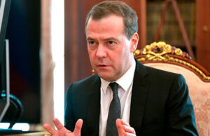 Медведев после решения суда в Гааге выступил с жестким заявлением Медведев после решения суда в Гааге выступил с жестким заявлением