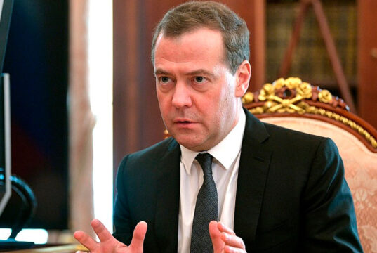 Медведев после решения суда в Гааге выступил с жестким заявлением