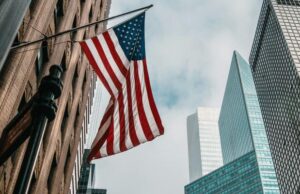 Паспорт не для бедных: США хотят резко поднять пошлины на гражданство