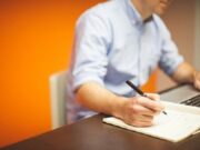 Лишь пятая часть работников предпочитает оставаться на работе добровольно rabota pixabay