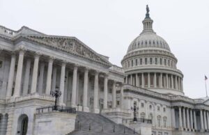Сенат США принял резолюцию по ограничению военных полномочий Трампа