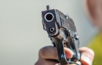 В Германии не менее пяти человек погибли при стрельбе у молодежного центра