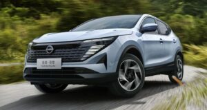 В России начали продавать недорогой и надежный кроссовер Nissan, который стоит дешевле Tenet и Geely