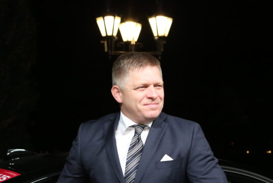 Фицо: Словакия не даст ни евро на помощь Украине