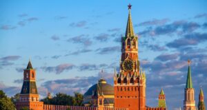 Какие прогнозы для России выдвигают отечественные и западные элиты?