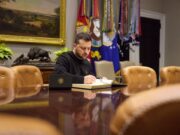 NYT: отставка правительства вызвала кризис на Украине