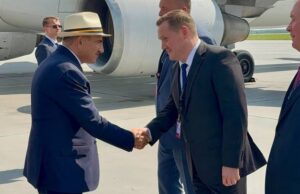 Премьер министр Армении Пашинян прибыл в Екатеринбург