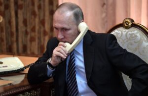 Путин и Трамп обсудили по телефону перспективы конфликта на Украине Путин и Трамп обсудили по телефону перспективы конфликта на Украине