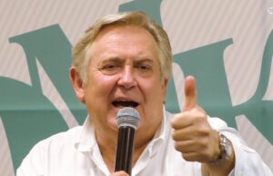 Стоянов заявил, что заставить плакать зрителя легче, чем рассмешить Стоянов заявил, что заставить плакать зрителя легче, чем рассмешить
