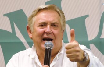 Стоянов заявил, что заставить плакать зрителя легче, чем рассмешить
