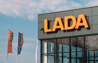 Свежий прогноз от АвтоВАЗа: что произойдет с продажами автомобилей в России в 2026 году