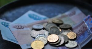 Тимошенко: курс рубля в ближайшие дни зависит сразу от нескольких факторов