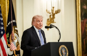Трамп назвал возможным завершение конфликта на Украине до конца его президентского срока Трамп назвал возможным завершение конфликта на Украине до конца его президентского срока