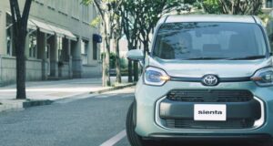 В России начали продавать новую семиместную Toyota