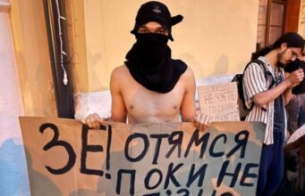 Зеленского прогнули: под давлением протестов "просроченный президент" лихорадочно ищет замену главкому ВСУ