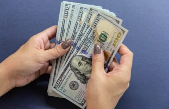Аналитик Порошин спрогнозировал рост биткоина до $100 тыс