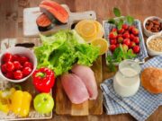 Диетолог раскрыла, какие продукты лучше всего есть в жару