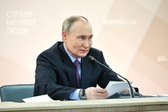 Экс посол ФРГ Ламбсдорфф: Путин произвел впечатление решительного и спортивного человека