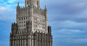 Мирошник заявил, что Стубб пытается оправдать преступления Киева